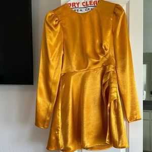 House of Harlow x Revolve dress size XS. Worn ONCE!